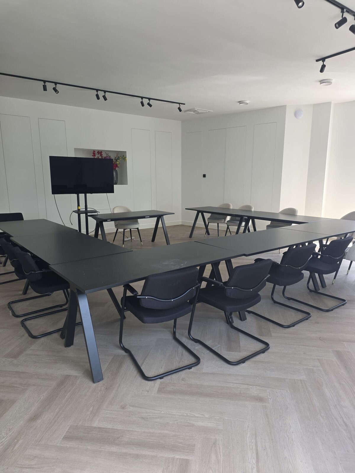 Leslokaal voor theorie en debrief